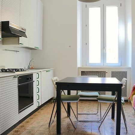 S. Ambrogio Cozy Apartment Milan Luaran gambar