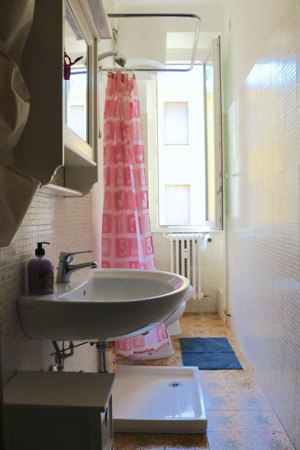 S. Ambrogio Cozy Apartment Milan Luaran gambar